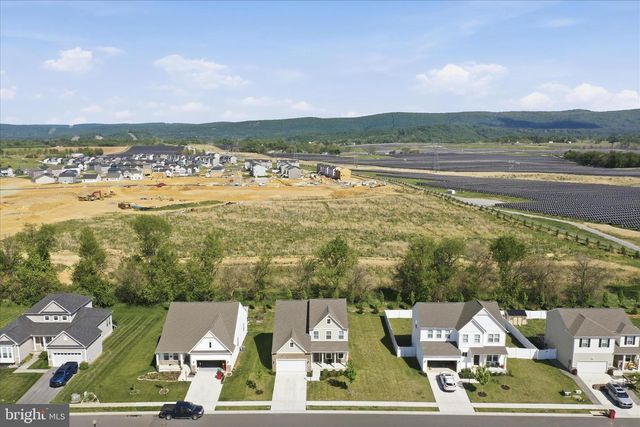 639 BARKSDALE DR, Charles Town, WV 25414