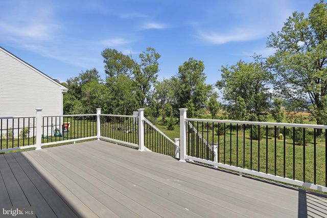 639 BARKSDALE DR, Charles Town, WV 25414