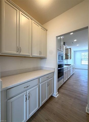 404 Stoney Mist WAY, Chesapeake, VA 23322