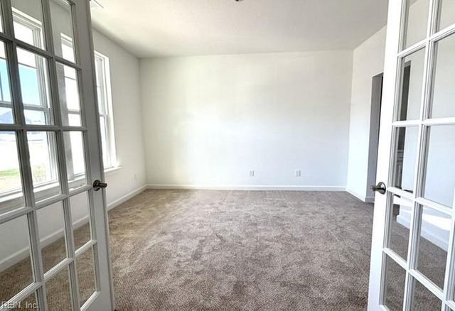 404 Stoney Mist WAY, Chesapeake, VA 23322