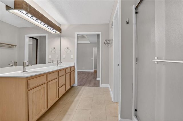 8665 NE 97th Terrace, Kansas City, MO 64157