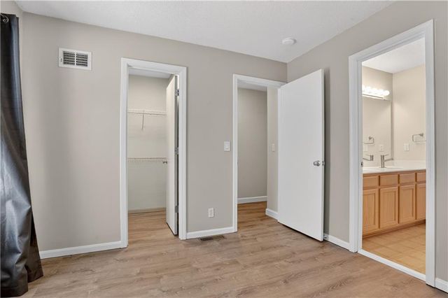 8665 NE 97th Terrace, Kansas City, MO 64157