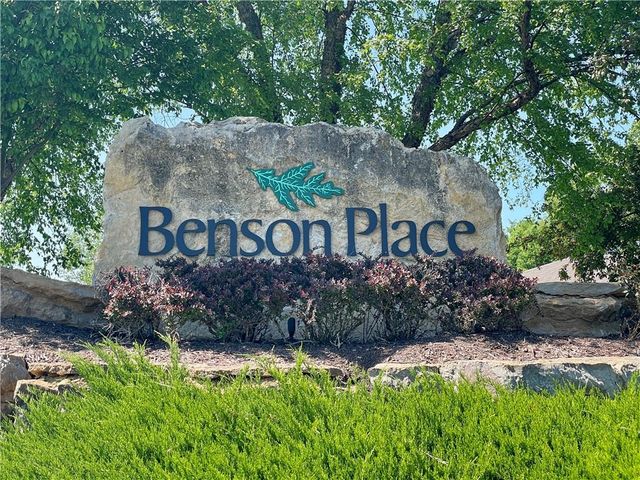 8665 NE 97th Terrace, Kansas City, MO 64157