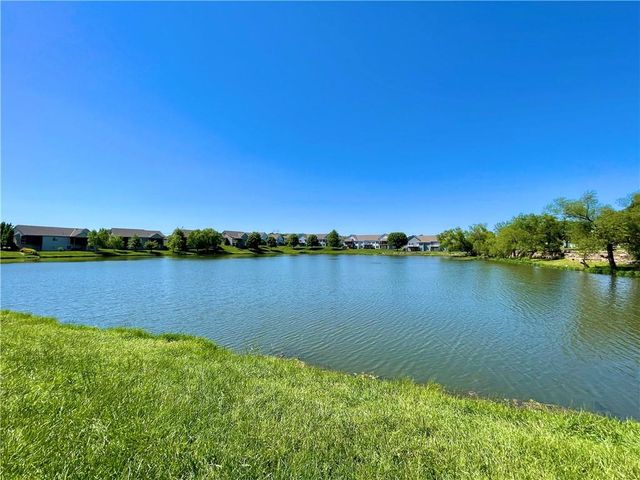 8665 NE 97th Terrace, Kansas City, MO 64157