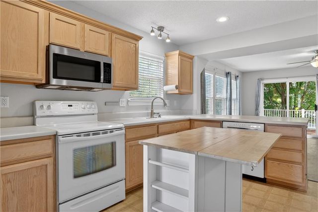 8665 NE 97th Terrace, Kansas City, MO 64157