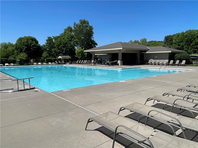 8665 NE 97th Terrace, Kansas City, MO 64157