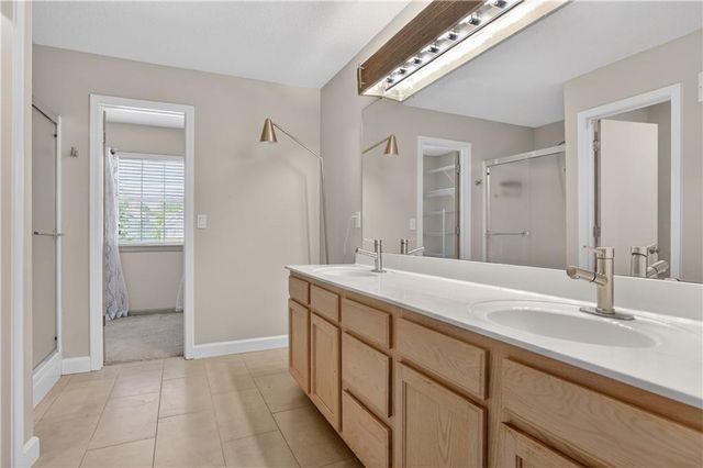8665 NE 97th Terrace, Kansas City, MO 64157