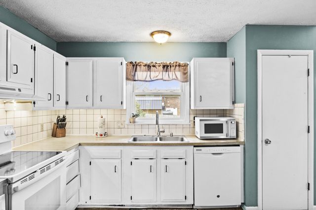 3608 Timbrook Court, Lexington, KY 40517