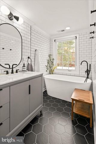 1509 VAN BUREN ST NW, Washington, DC 20012