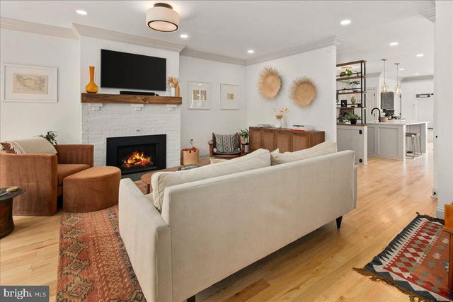 1509 VAN BUREN ST NW, Washington, DC 20012