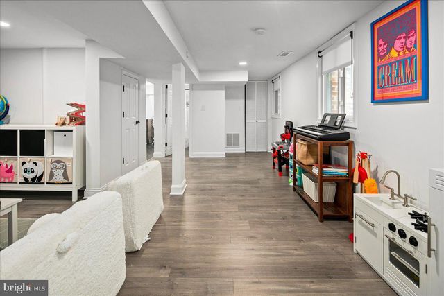 1509 VAN BUREN ST NW, Washington, DC 20012