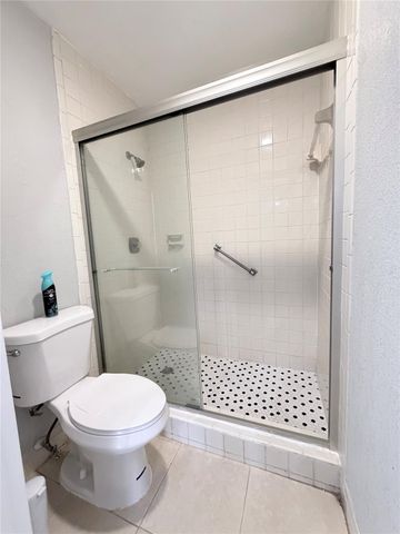 9355 WEDGEWOOD DR B17, Tamarac, FL 33321