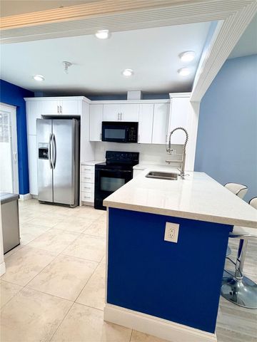 9355 WEDGEWOOD DR B17, Tamarac, FL 33321