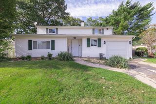 27 Monterey Lane, Centereach, NY 11720