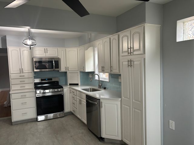 8616 S INDIANA Avenue, Chicago, IL 60619