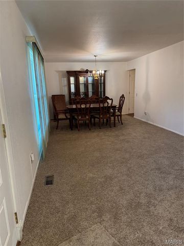 11965 Kingshead Drive, Florissant, MO 63033