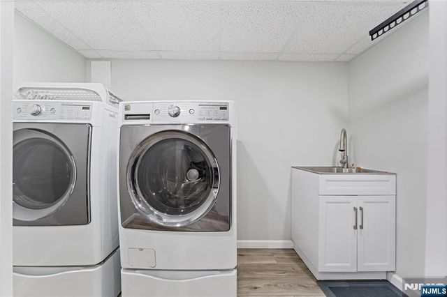 4 Harlow Crescent, Fair Lawn, NJ 07410