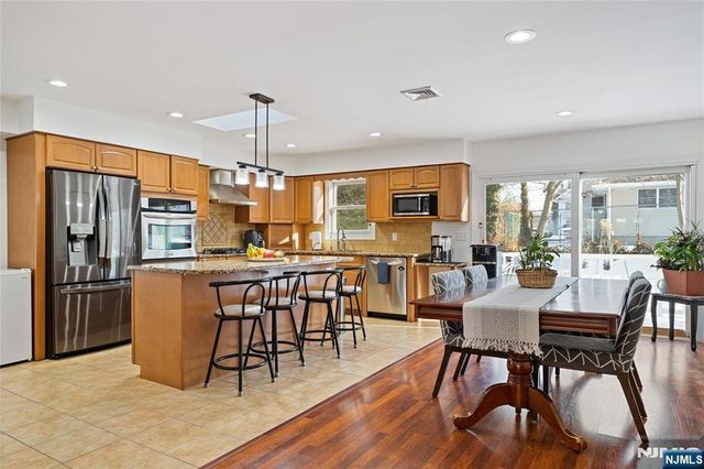 4 Harlow Crescent, Fair Lawn, NJ 07410