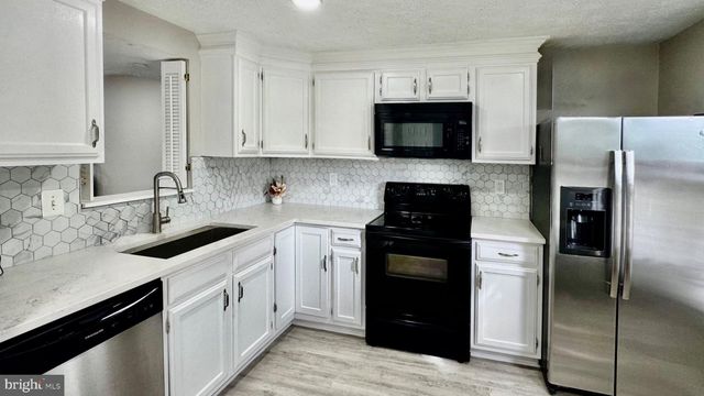 28 TOWNS CT, Rosedale, MD 21237