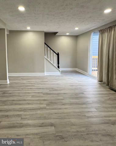 28 TOWNS CT, Rosedale, MD 21237