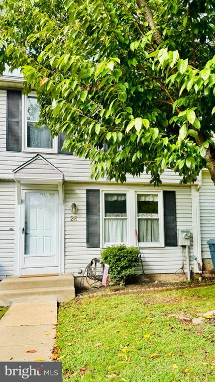 28 TOWNS CT, Rosedale, MD 21237