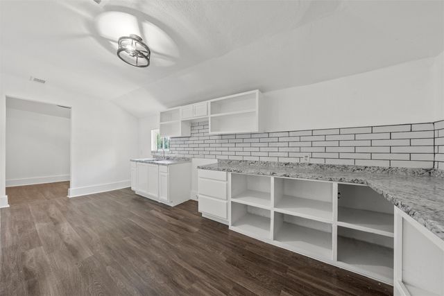 1825 Lyle Avenue, Waco, TX 76708