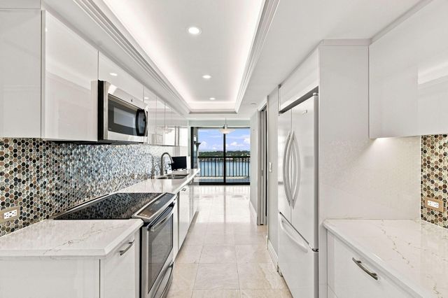400 N FLAGLER Drive 1701, West Palm Beach, FL 33401