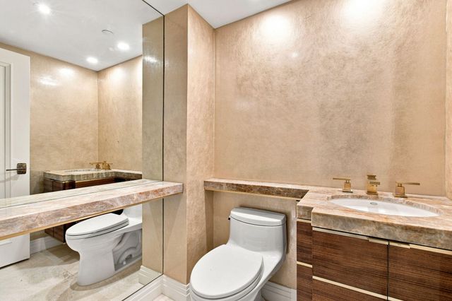 400 N FLAGLER Drive 1701, West Palm Beach, FL 33401