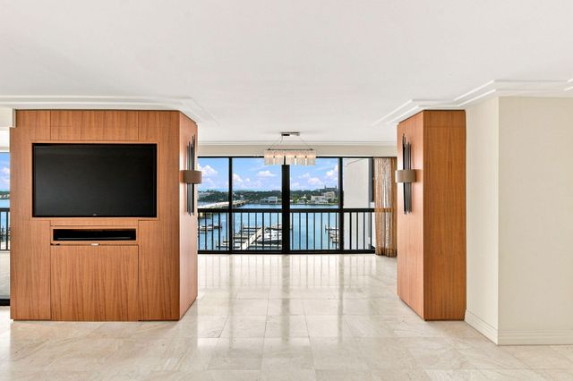 400 N FLAGLER Drive 1701, West Palm Beach, FL 33401