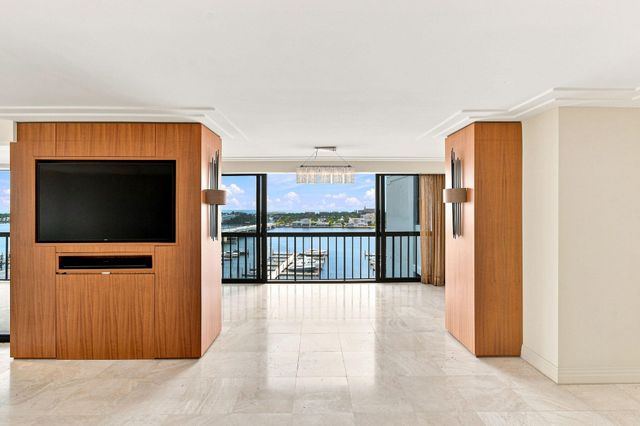 400 N FLAGLER Drive 1701, West Palm Beach, FL 33401