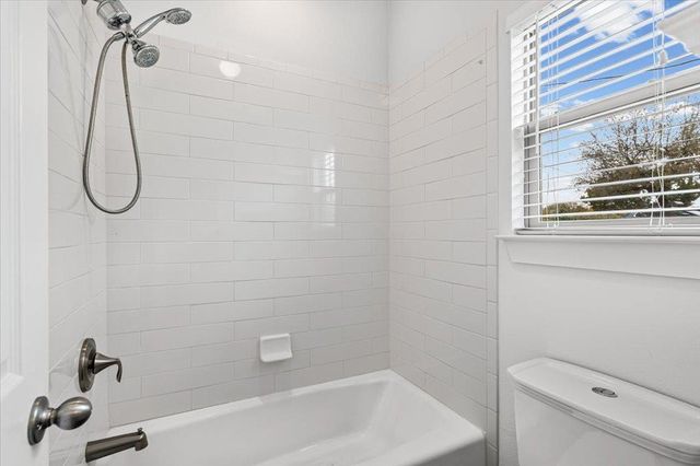 9913 Little Creek CIR, Dripping Springs, TX 78620