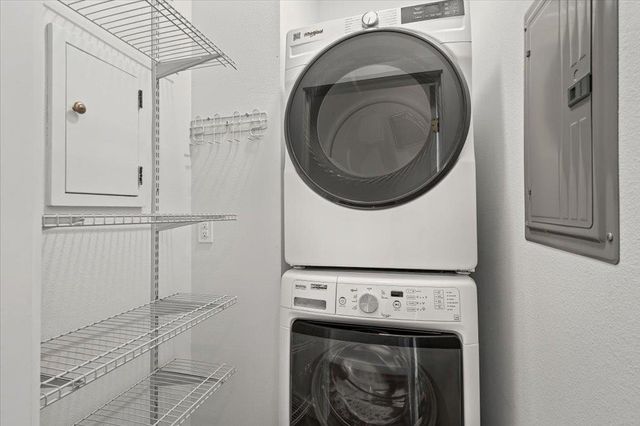 9913 Little Creek CIR, Dripping Springs, TX 78620