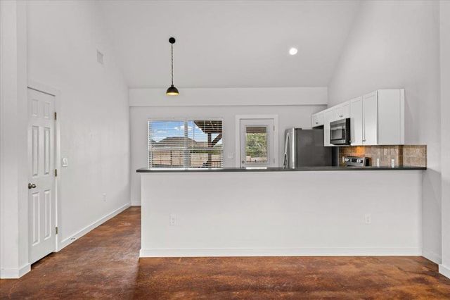 9913 Little Creek CIR, Dripping Springs, TX 78620