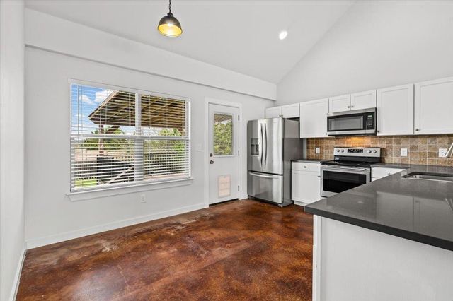 9913 Little Creek CIR, Dripping Springs, TX 78620