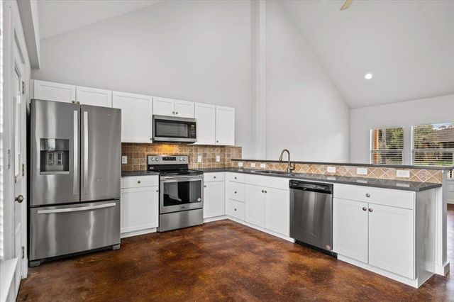 9913 Little Creek CIR, Dripping Springs, TX 78620