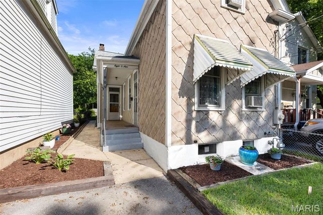 809 Military Road, Unincorporated, MO 63125