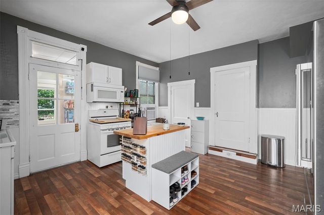 809 Military Road, Unincorporated, MO 63125