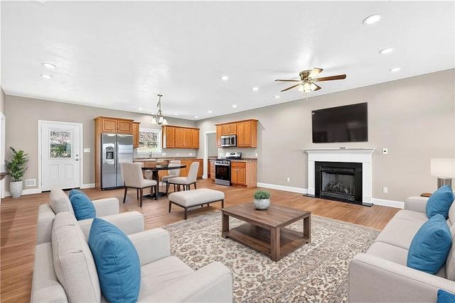 480 Matty, Rostraver, PA 15012