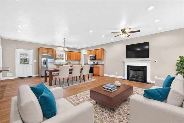 480 Matty, Rostraver, PA 15012