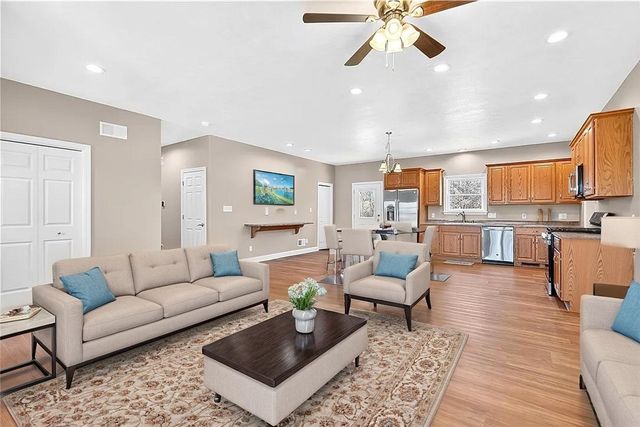 480 Matty, Rostraver, PA 15012