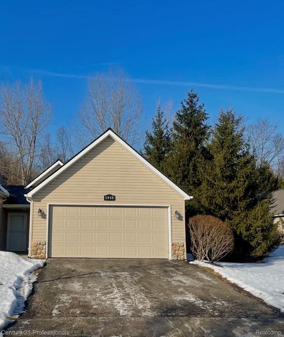 5046 Clintonville Pines Drive 13, Independence Charter Township, MI 48346