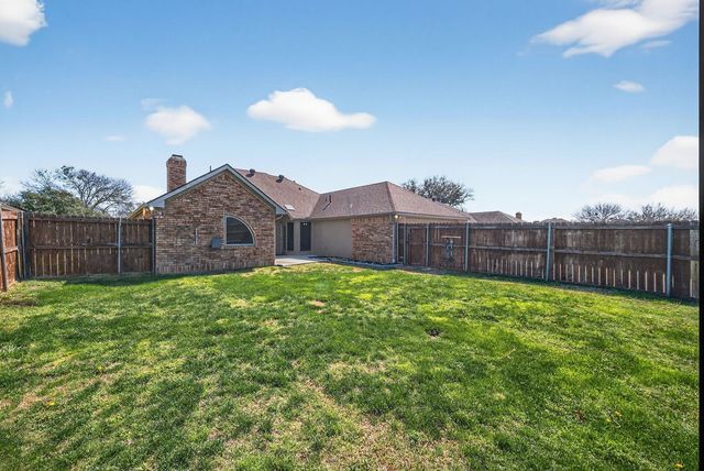 2229 Country Valley Road, Garland, TX 75041