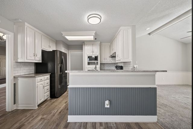 2229 Country Valley Road, Garland, TX 75041