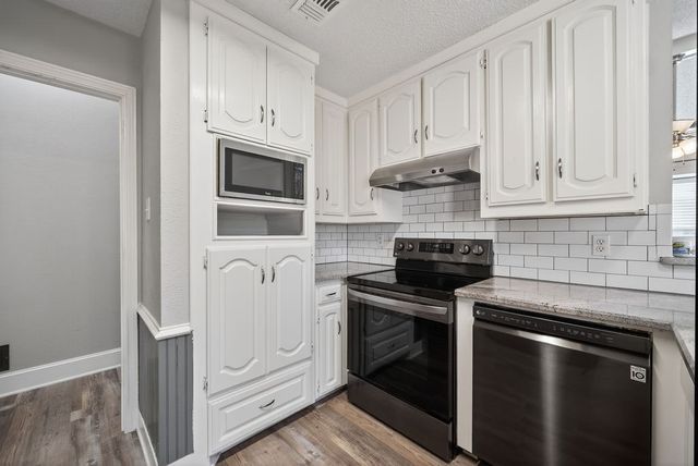 2229 Country Valley Road, Garland, TX 75041