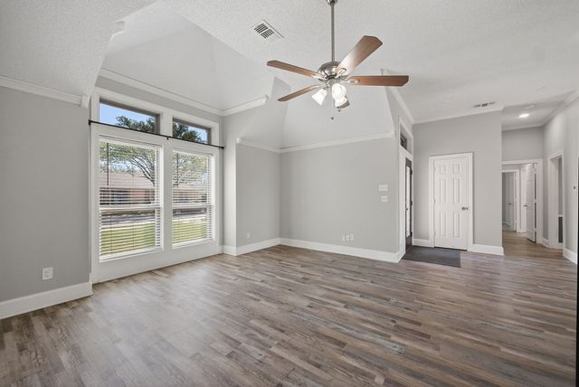 2229 Country Valley Road, Garland, TX 75041