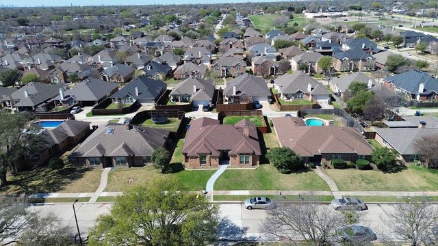 2229 Country Valley Road, Garland, TX 75041