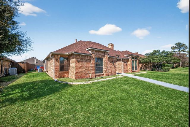 2229 Country Valley Road, Garland, TX 75041