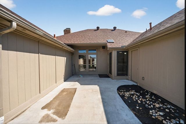 2229 Country Valley Road, Garland, TX 75041