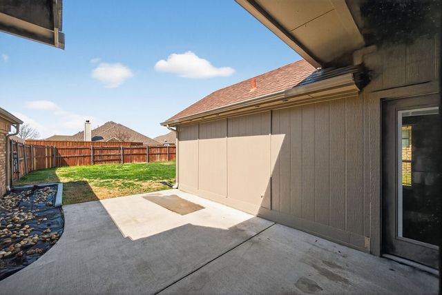 2229 Country Valley Road, Garland, TX 75041