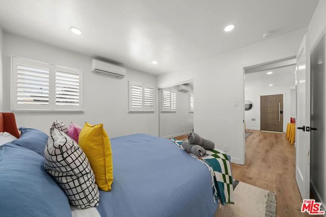 3037 Pacific Avenue, Long Beach, CA 90806